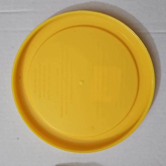 Pyrex 2 Cup Round Lid - Picture 3 of 3